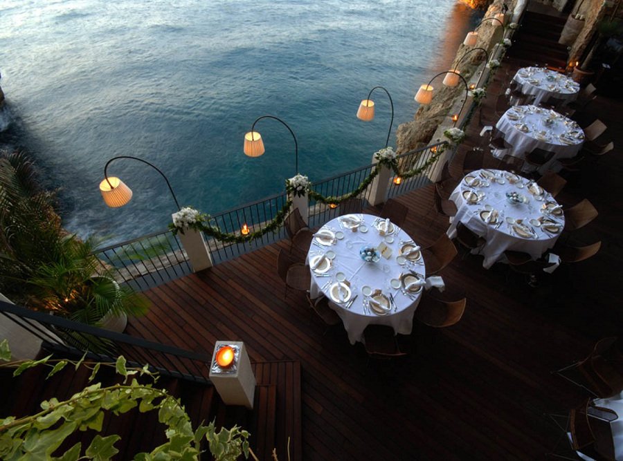 Hotel-Ristorante-Grotta-Palazzese