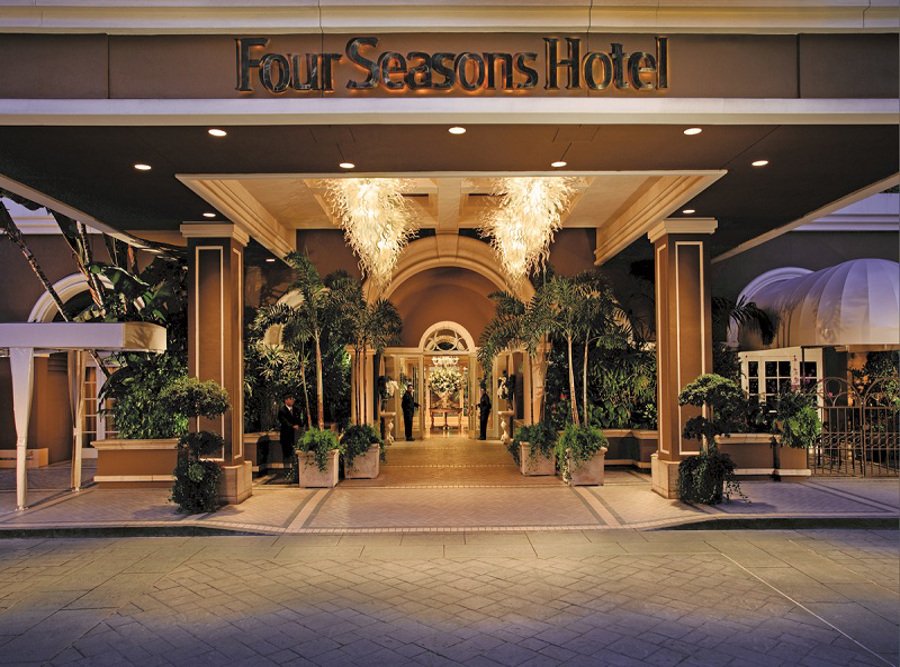 Four-Seasons-Hotel