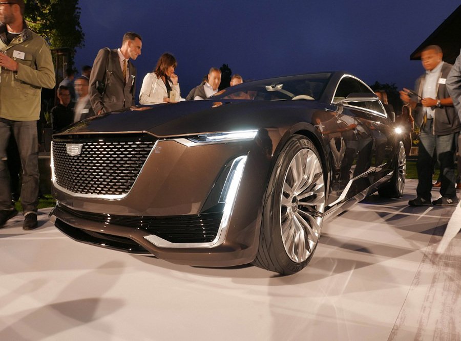 Cadillac-Escala-Concept-Front-Three-Quarter