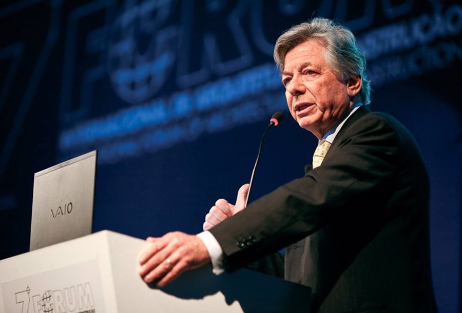 دیوید فیشر معمار اولین برج چرخشی دنیا