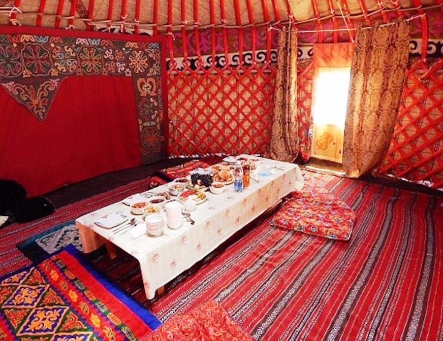 هتل سنتی کپری قلعه کنج کرمان