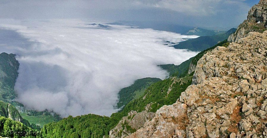 قله درفک، بام رشت