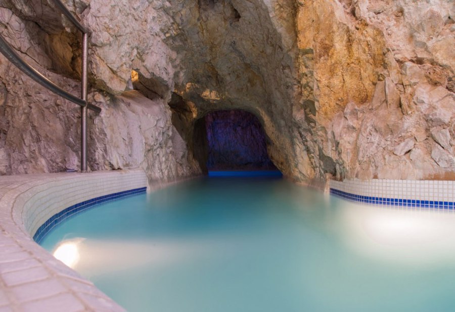 لاشکو، شهر حمام گرم