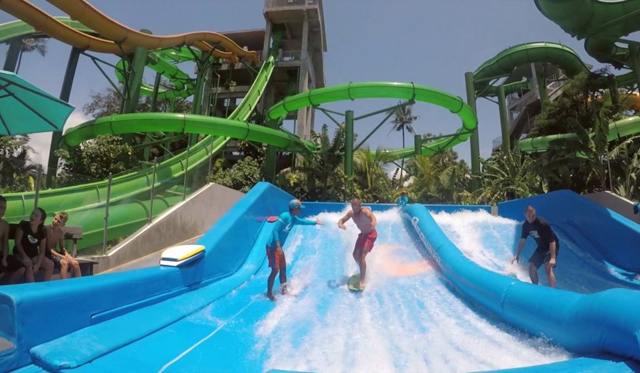 قایق سواری در موج های مصنوعی