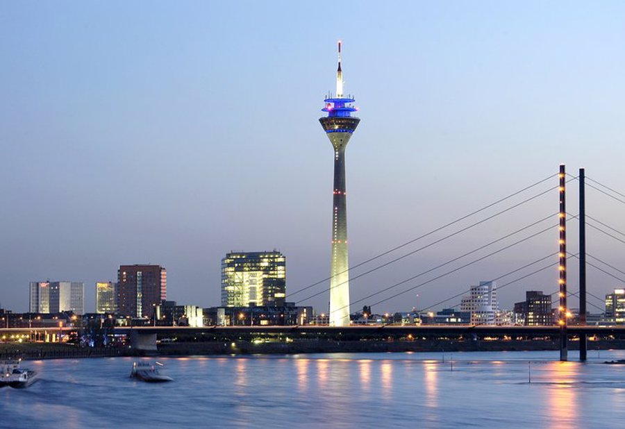 برج راین دوسلدورف | Rhine Tower Düsseldorf