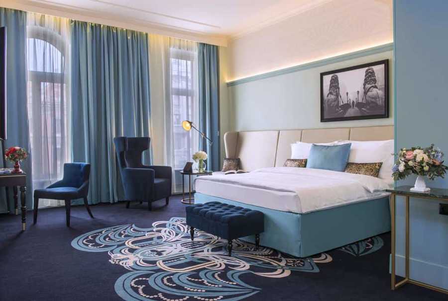 هتل رادیسون رویال | Radisson Royal Hotel