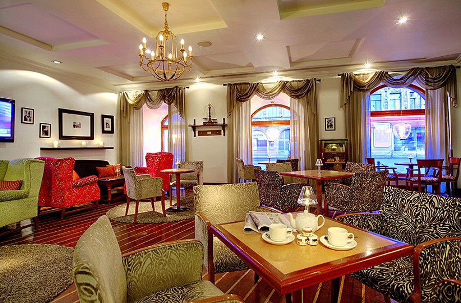 هتل رادیسون رویال | Radisson Royal Hotel