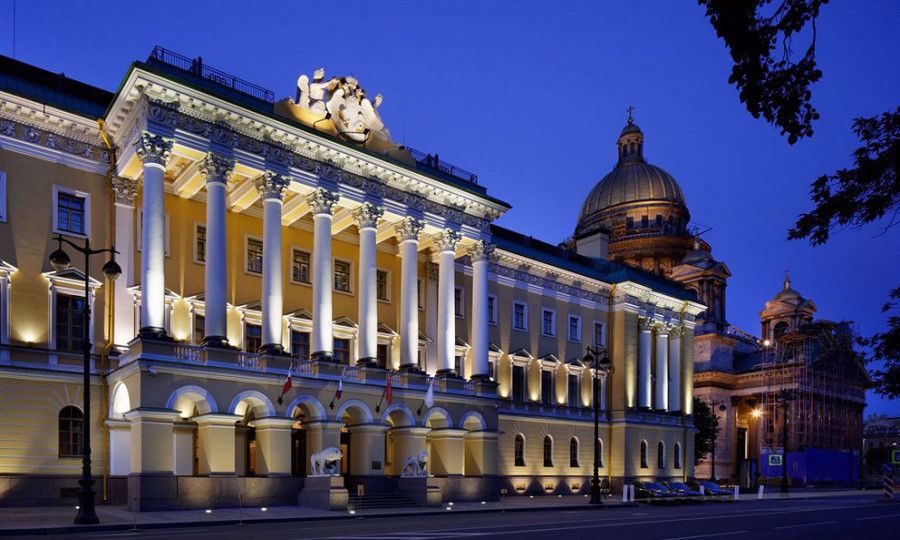 هتل چهارفصل کاخ شیر | Four Seasons Hotel Lion Palace