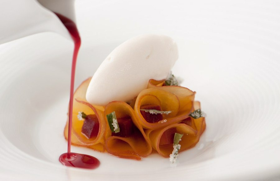 رستوران حواس پنج گانه | Cinc Sentits