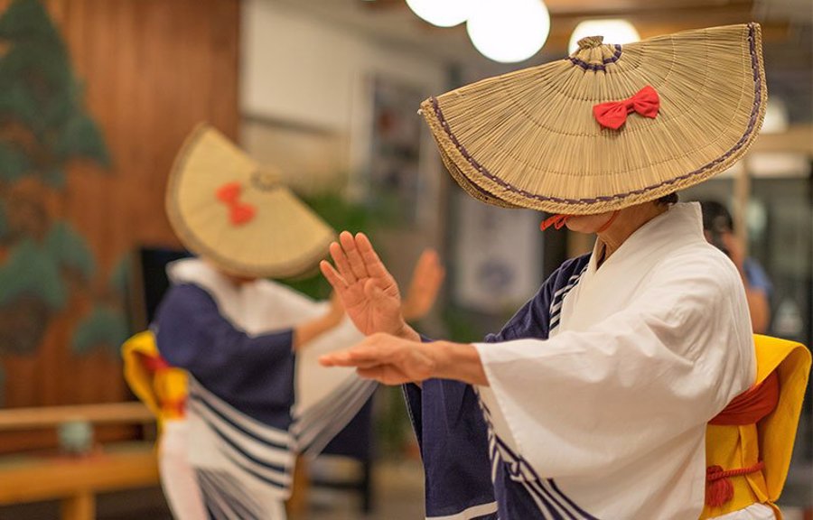 ژاپن-فرهنگ-فرهنگ ژاپنیها-سفر به ژاپن-احترام گزاشتن-japan