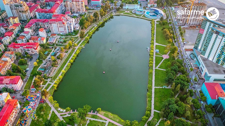 دریاچه نوریگلی در شهر باتومی