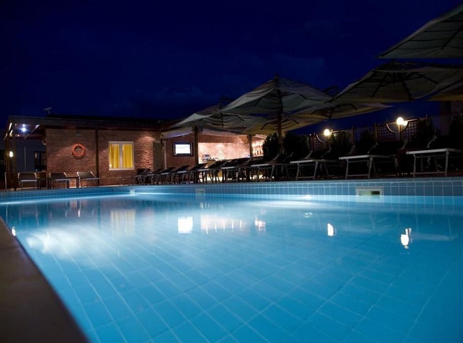 Ереван отель с бассейном